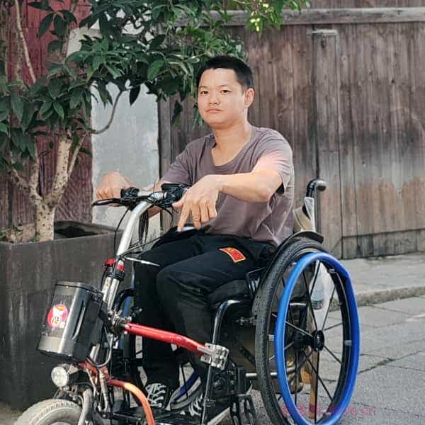 33岁岁湖北单身帅哥 - 兰州吉缘网